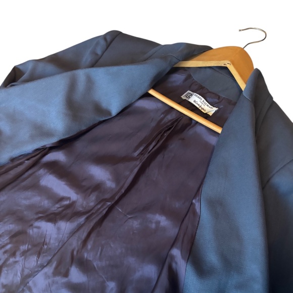 Pierre Balmain Wool Blend Blazer (Size 38 / US 6) - Picture 3 of 4